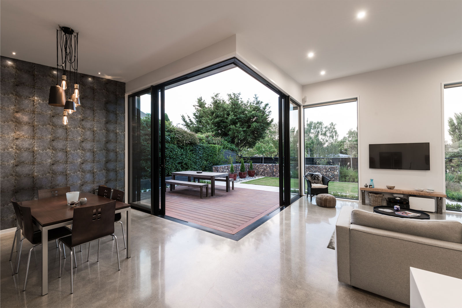Architectural Masterpiece: Valley House